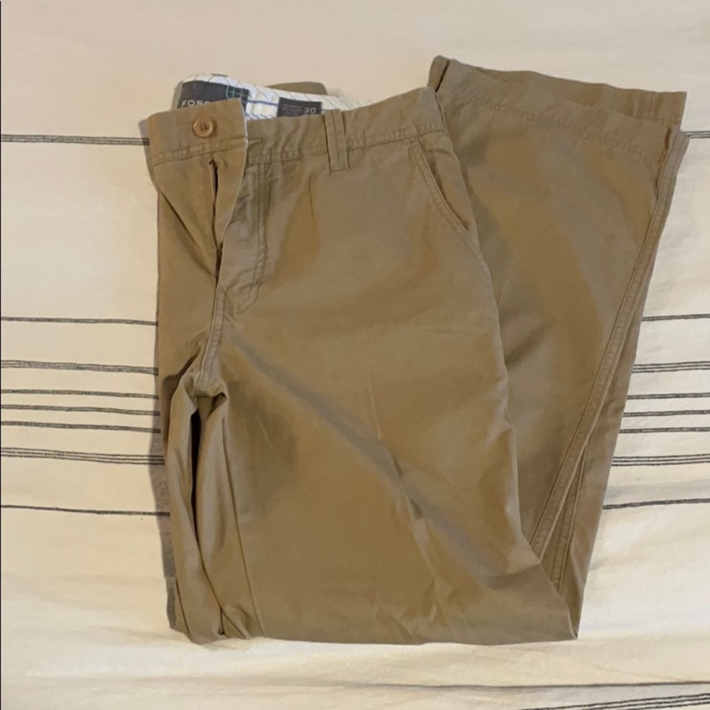 Men’s dress khaki pants